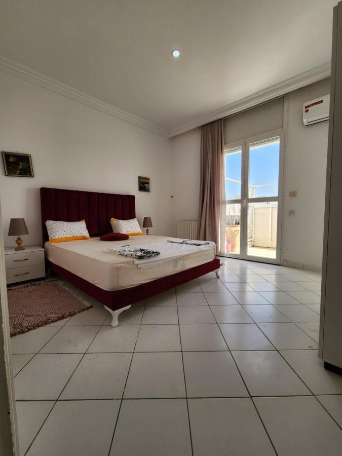 Duplex Bien Equipe Securise Avec Jardin Et Veranda La Marsa Bagian luar foto