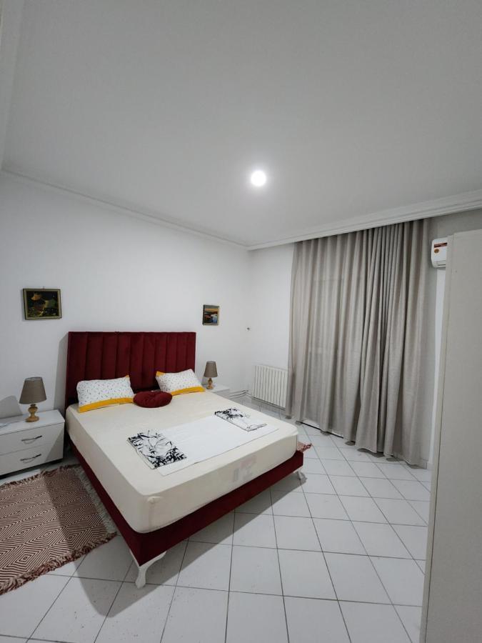Duplex Bien Equipe Securise Avec Jardin Et Veranda La Marsa Bagian luar foto