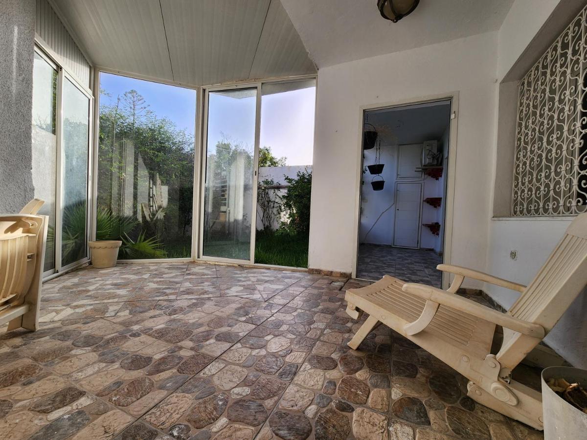 Duplex Bien Equipe Securise Avec Jardin Et Veranda La Marsa Bagian luar foto