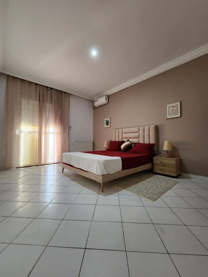 Duplex Bien Equipe Securise Avec Jardin Et Veranda La Marsa Bagian luar foto